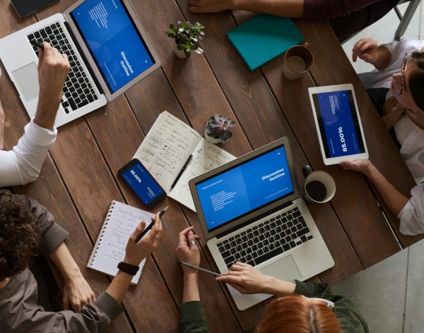 pexels-fauxels-3183188